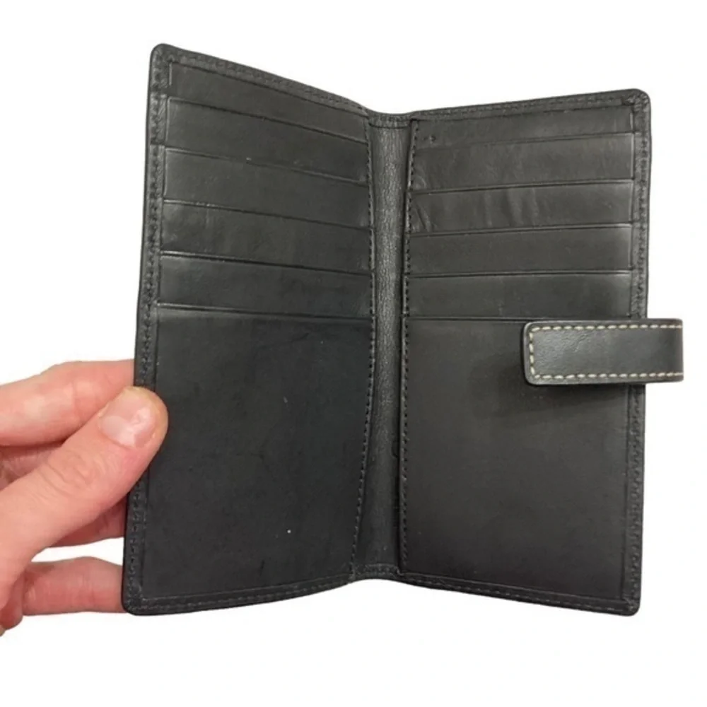 Coach vintage slim black glovetan leather wallet
